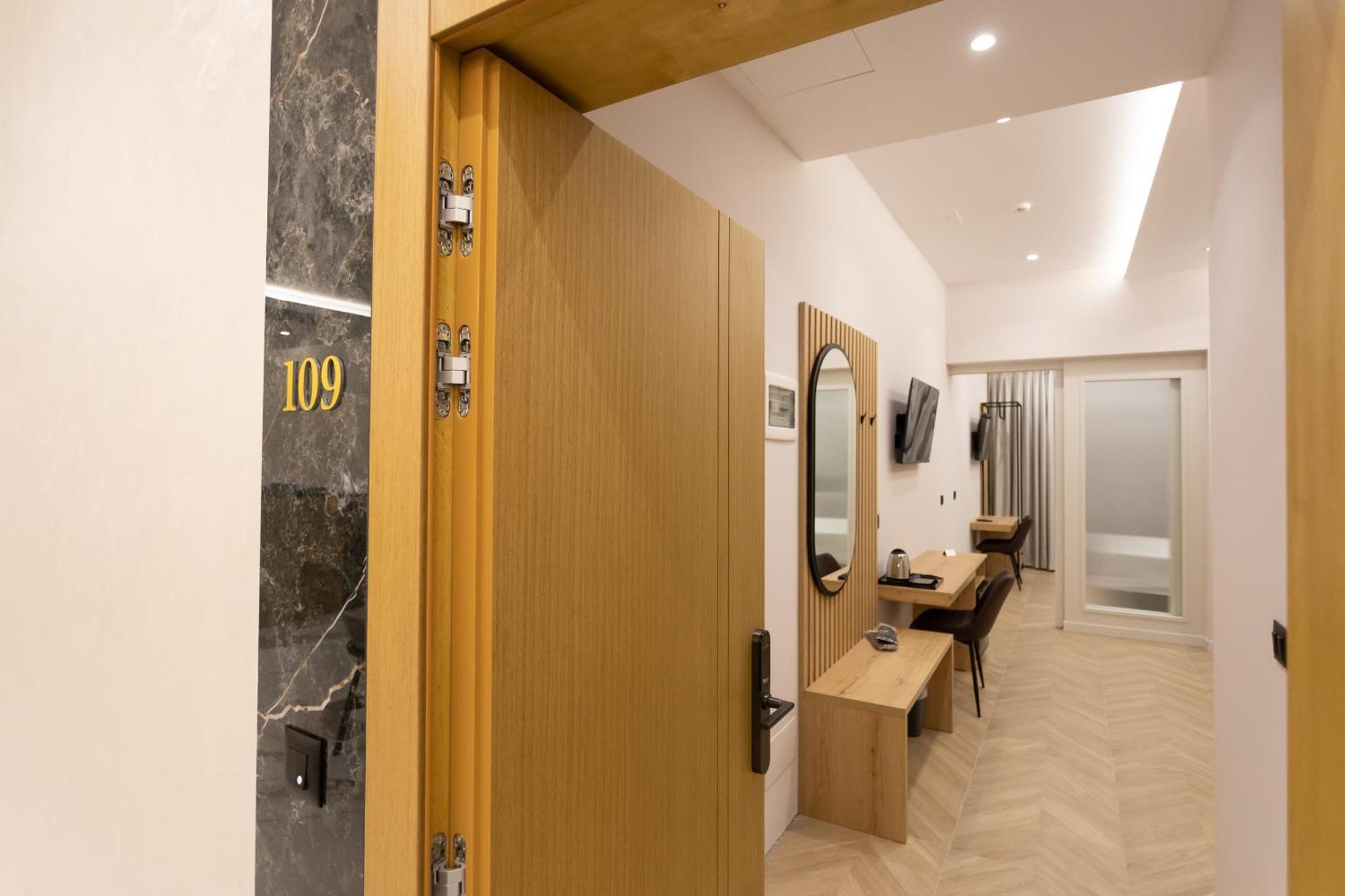 Nayel Hotel Дуррес Экстерьер фото